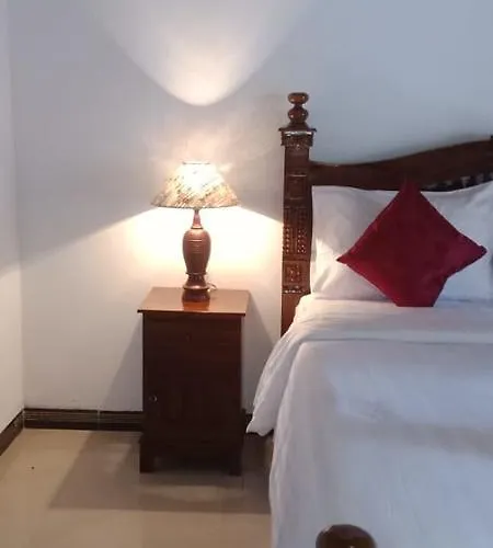Sari Garden Bungalow ロッジ *